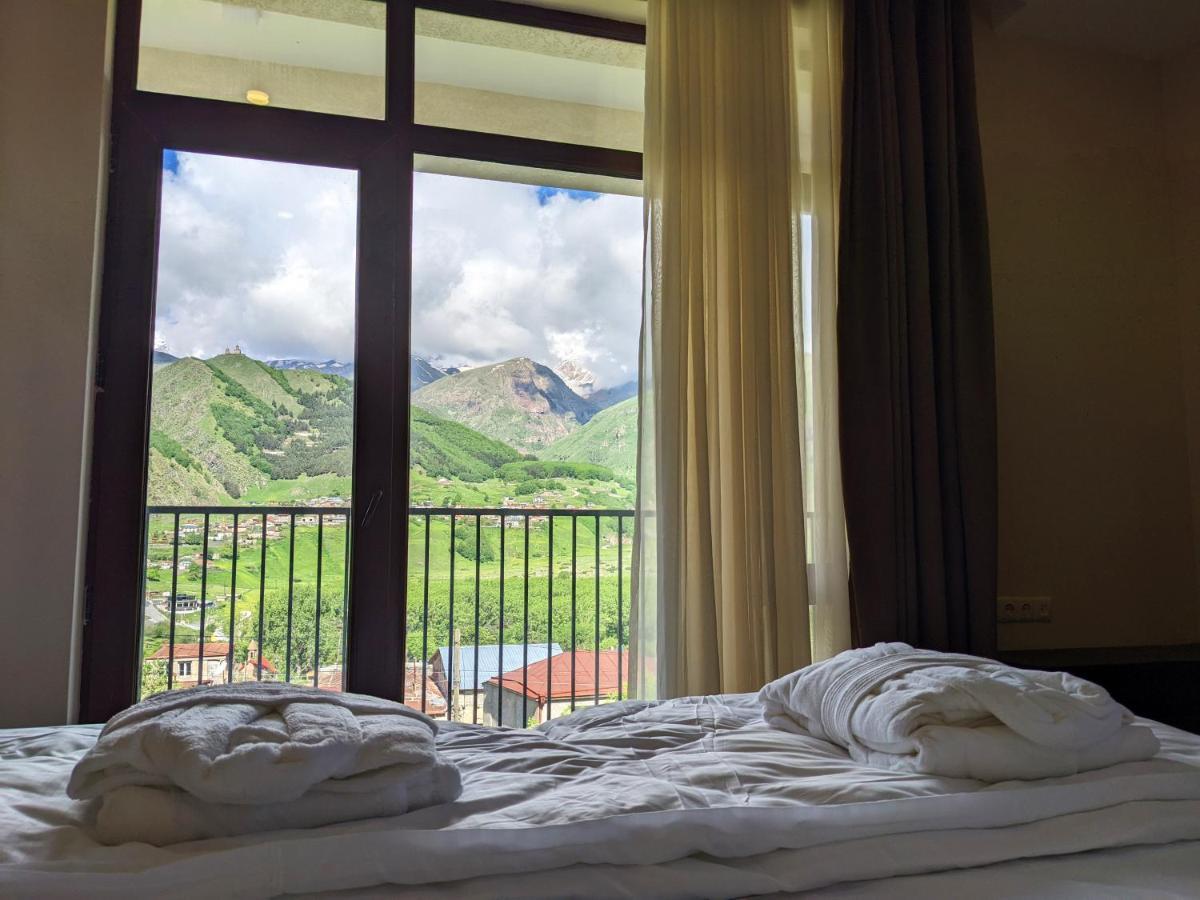 Milky Way Hotell Kazbegi Exteriör bild