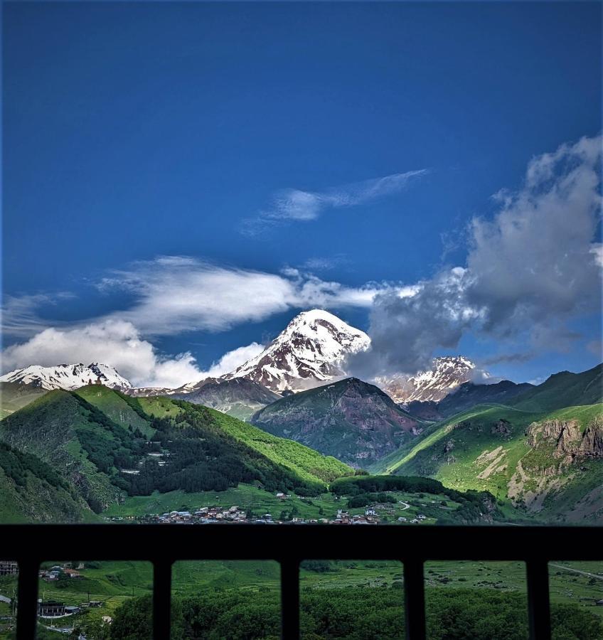 Milky Way Hotell Kazbegi Exteriör bild