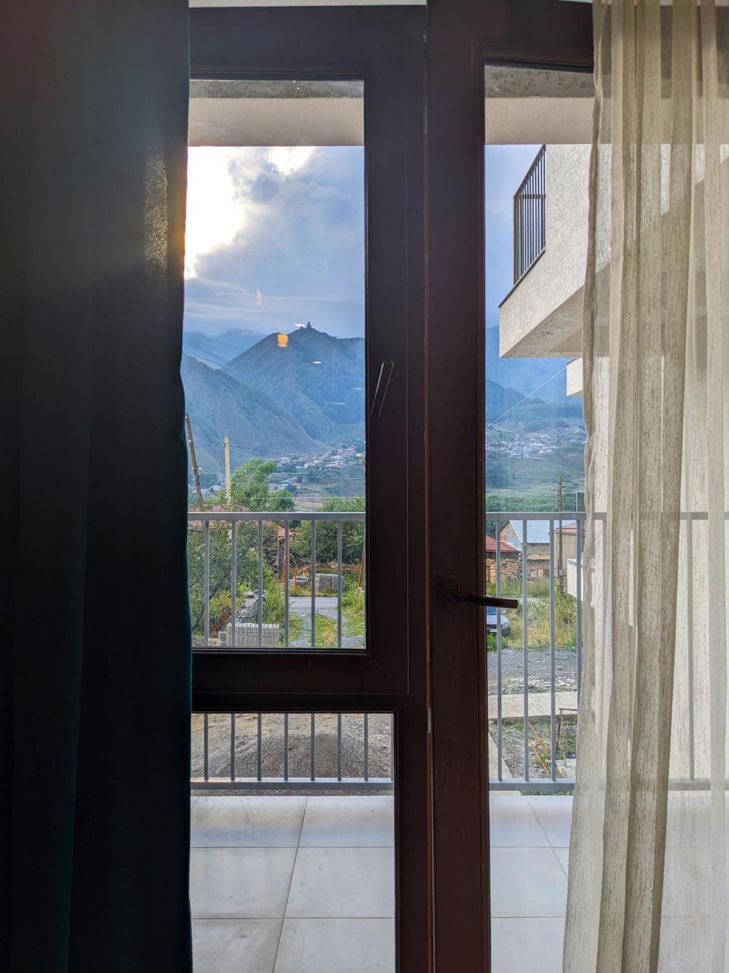 Milky Way Hotell Kazbegi Exteriör bild